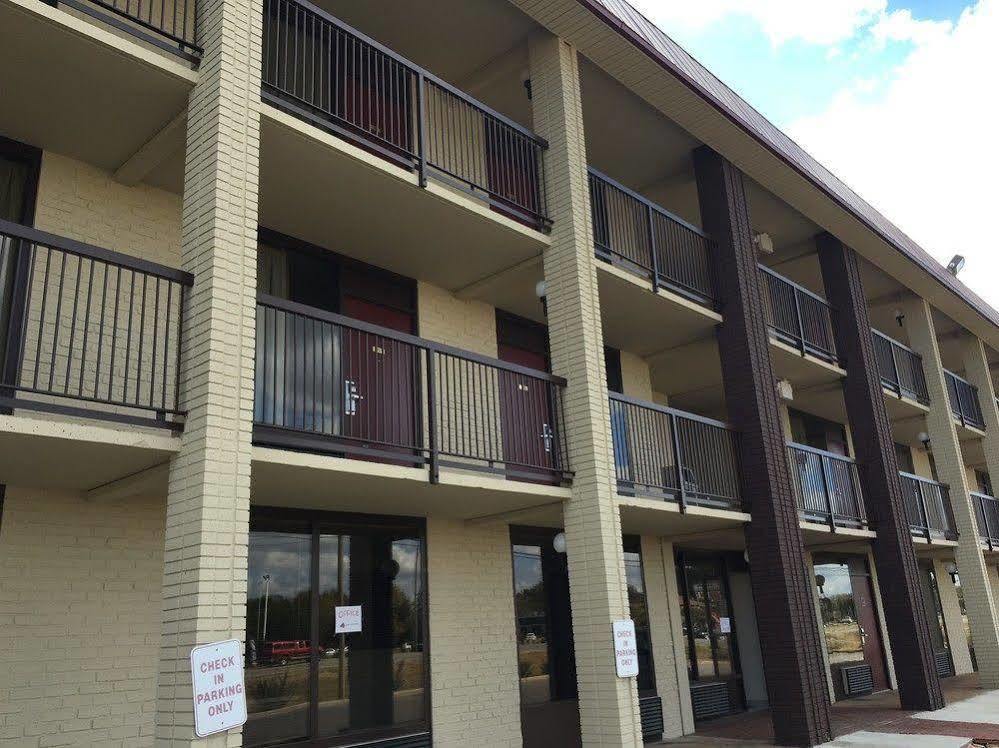 Red Roof Inn Plus+ Huntsville - Madison Ngoại thất bức ảnh